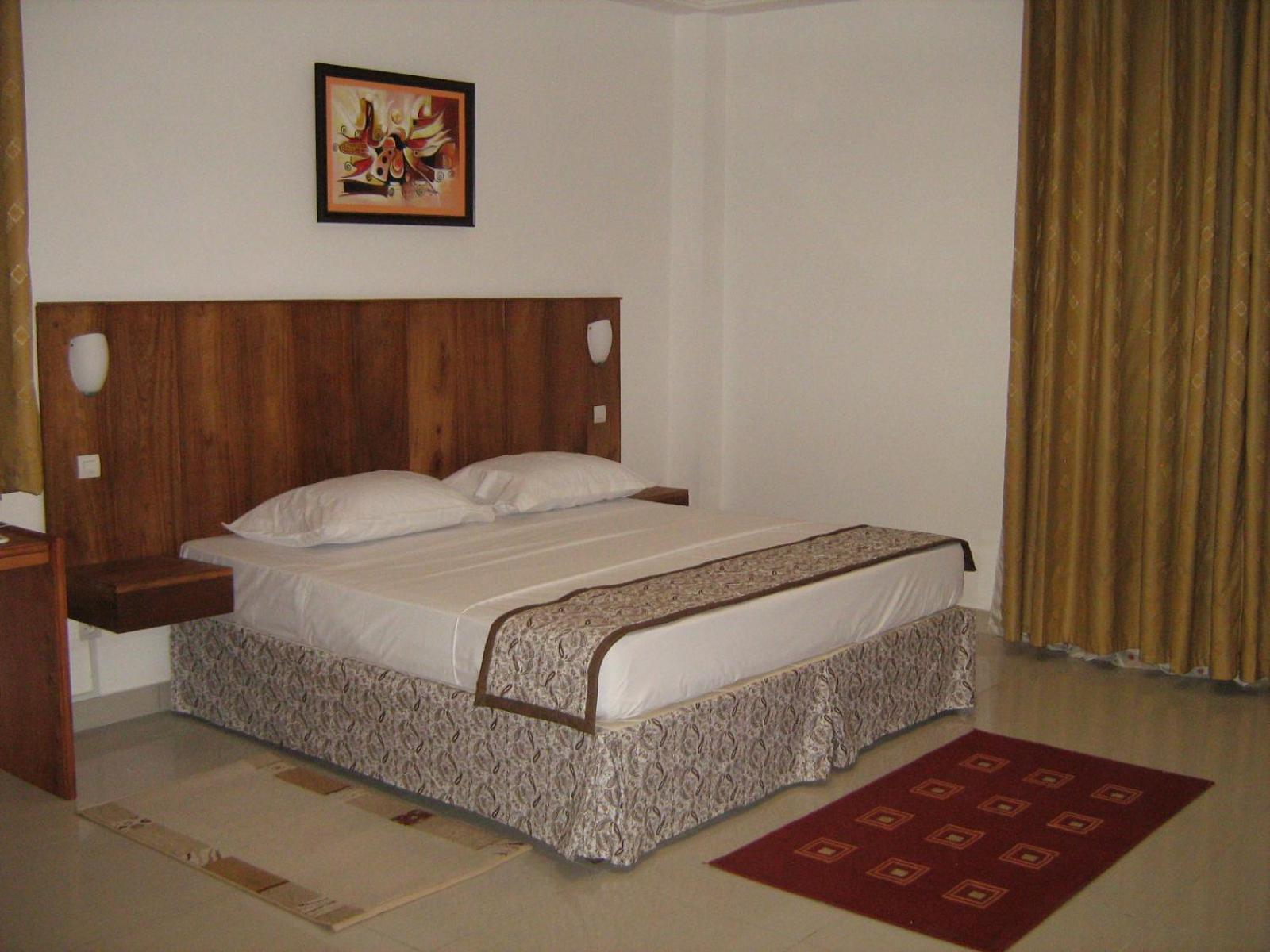Rosalie'S Suites Lome Exterior photo
