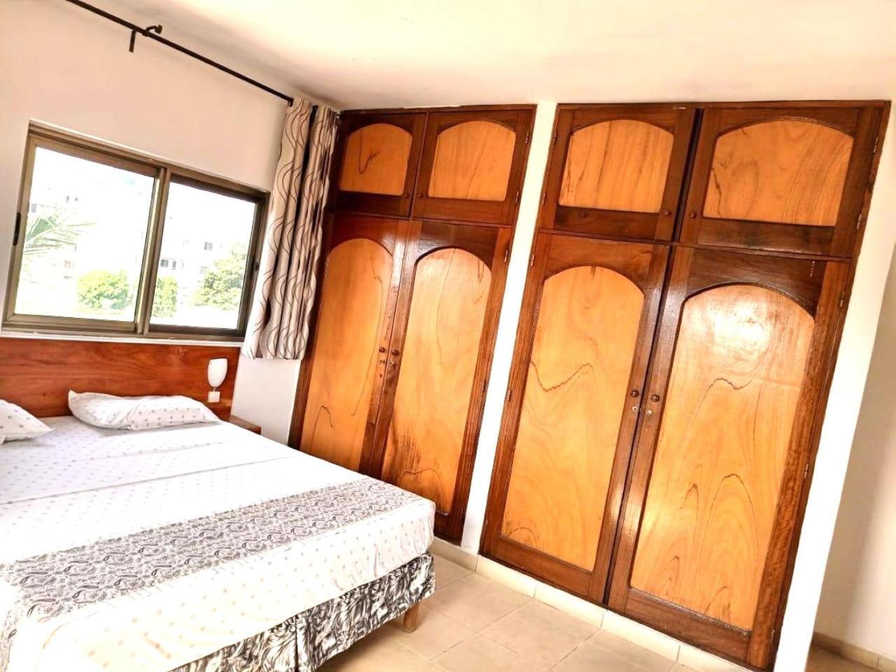 Rosalie'S Suites Lome Exterior photo