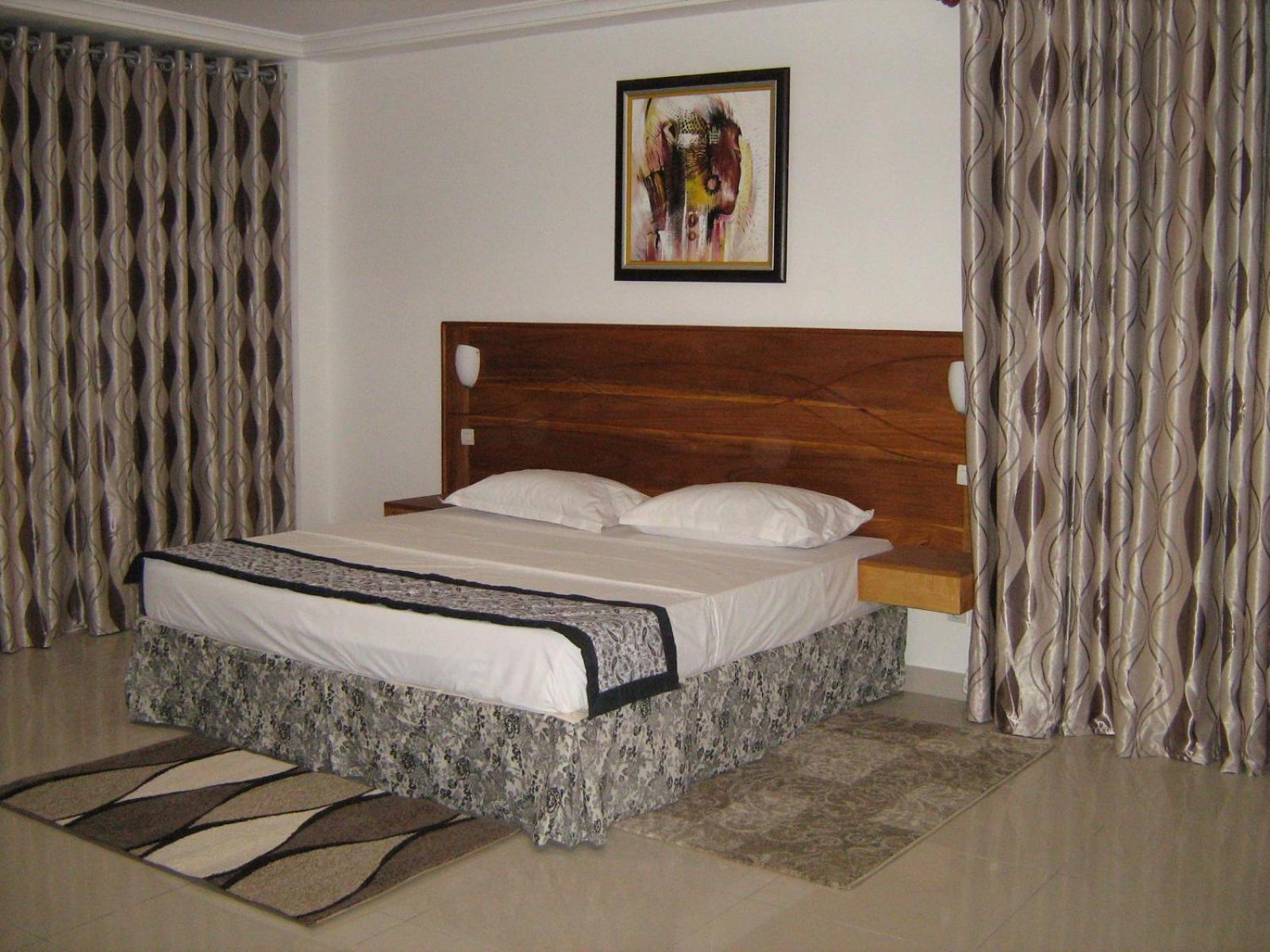 Rosalie'S Suites Lome Exterior photo