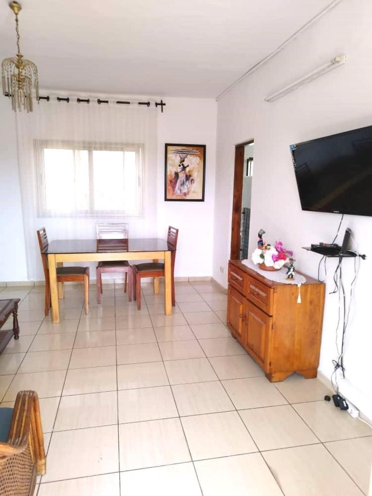 Rosalie'S Suites Lome Exterior photo