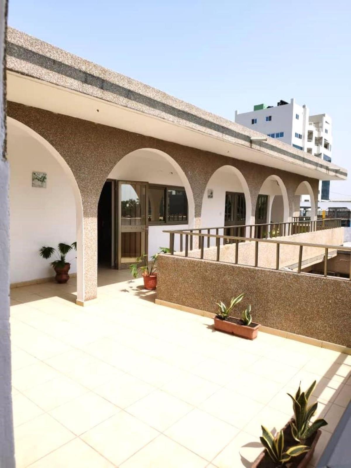 Rosalie'S Suites Lome Exterior photo