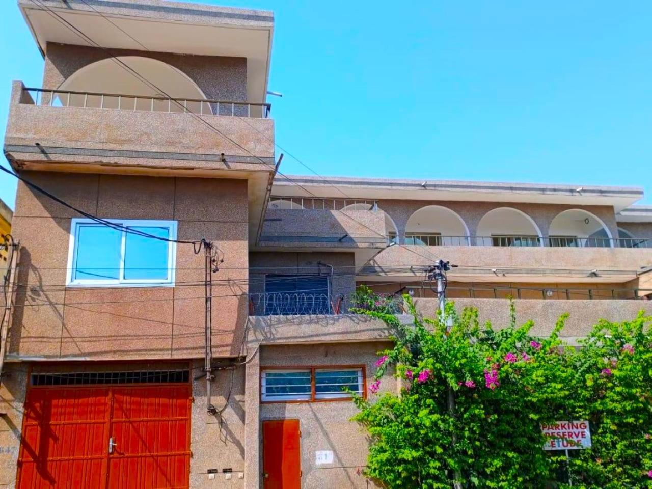 Rosalie'S Suites Lome Exterior photo