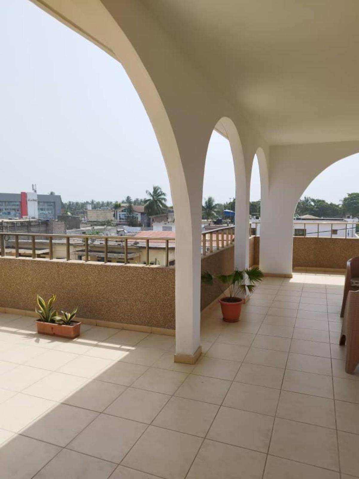 Rosalie'S Suites Lome Exterior photo