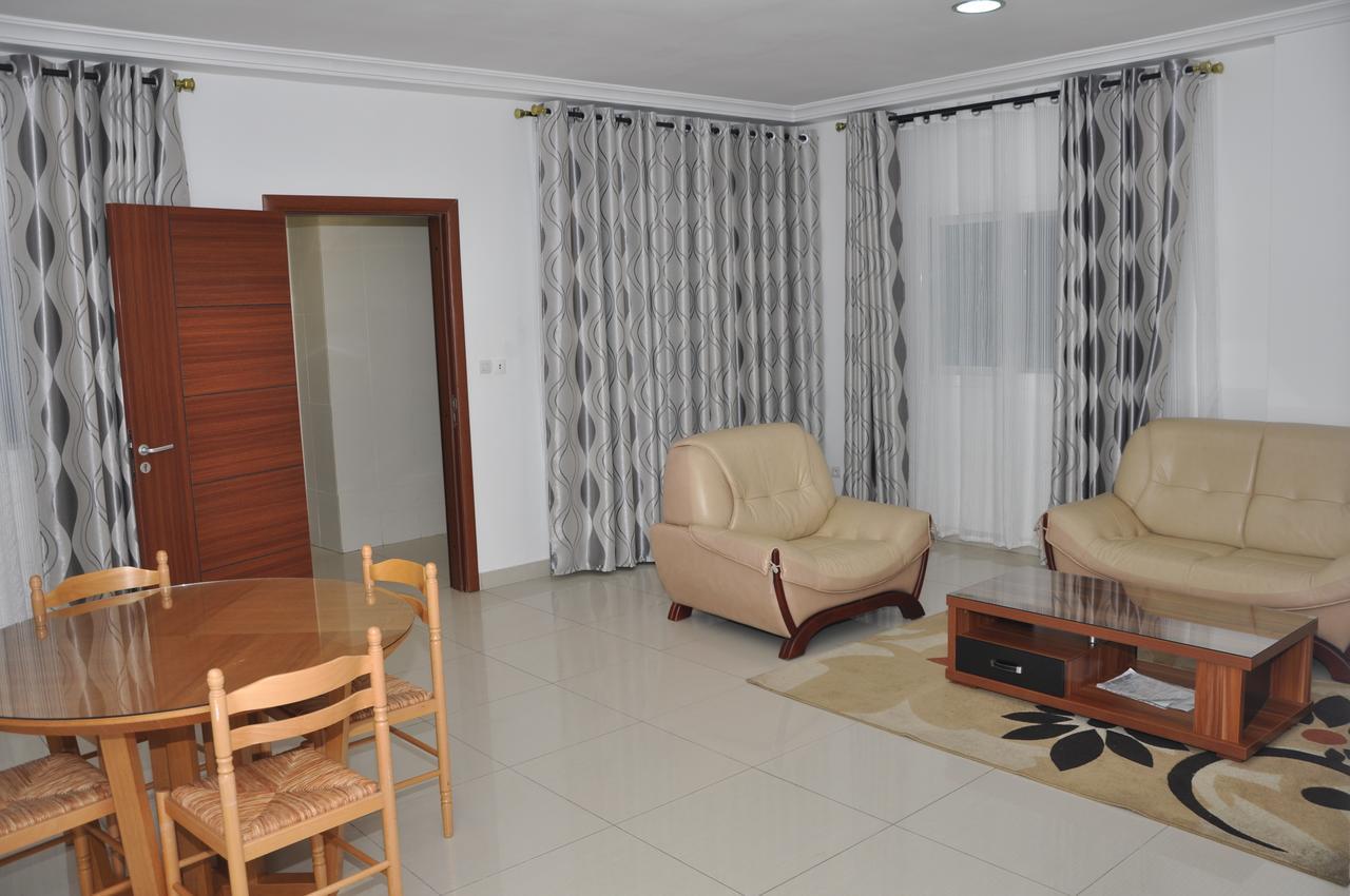 Rosalie'S Suites Lome Exterior photo