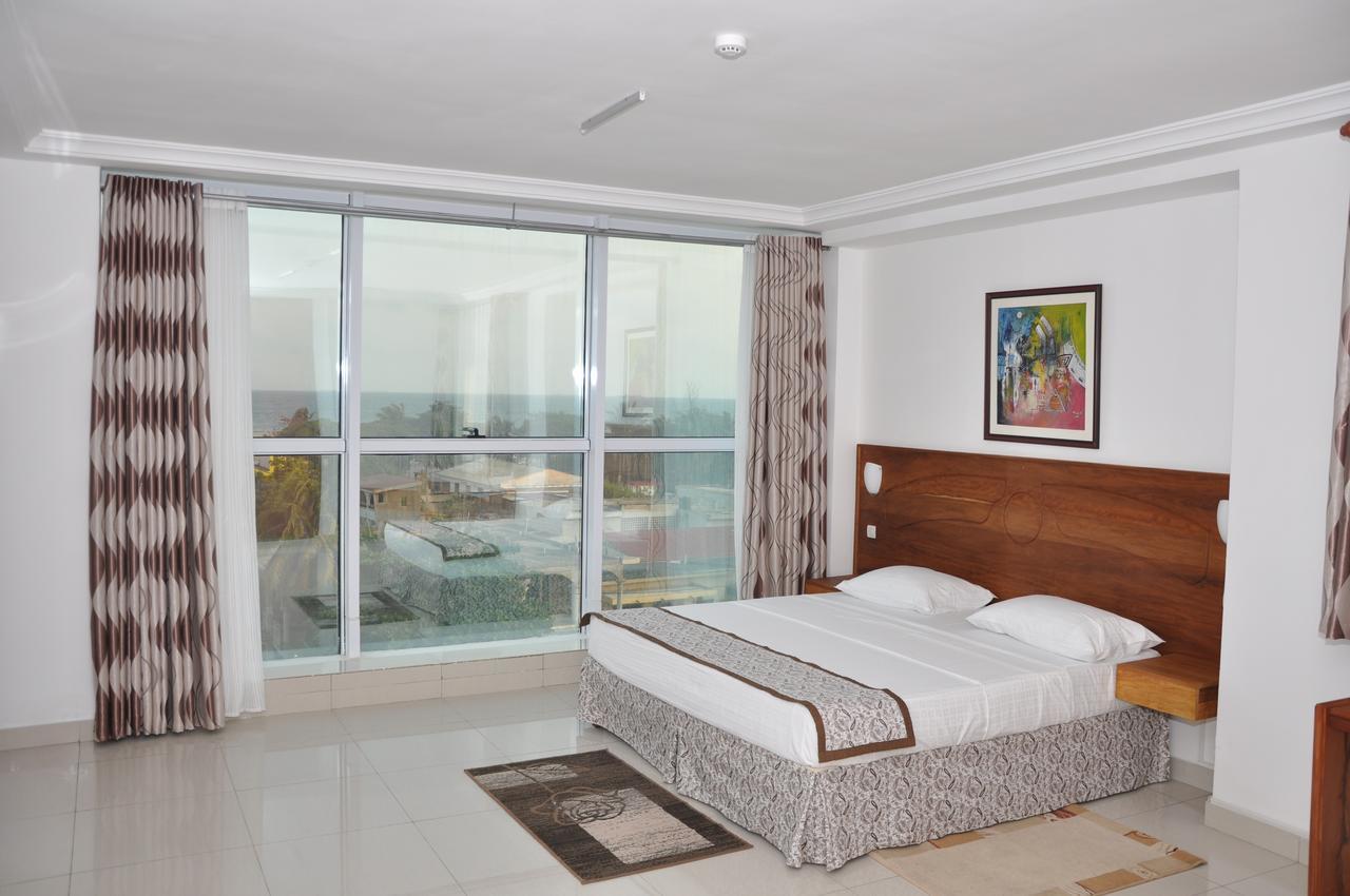 Rosalie'S Suites Lome Exterior photo