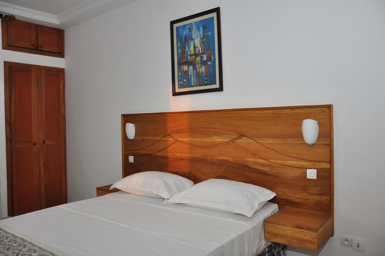 Rosalie'S Suites Lome Exterior photo