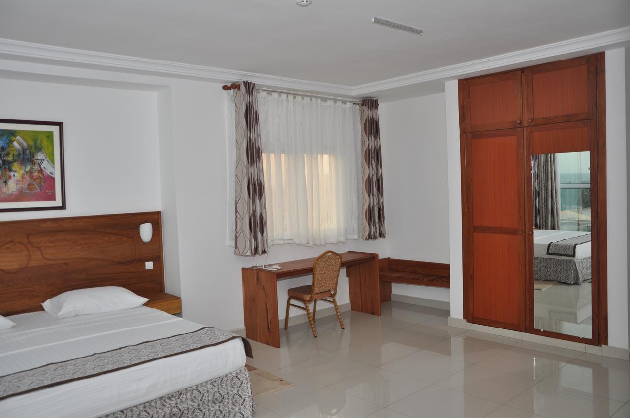 Rosalie'S Suites Lome Exterior photo
