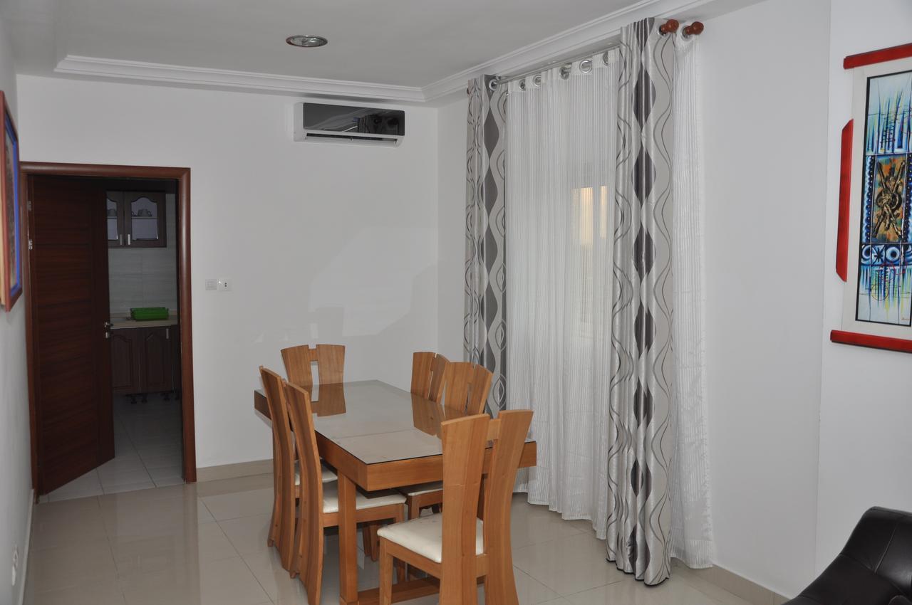 Rosalie'S Suites Lome Exterior photo