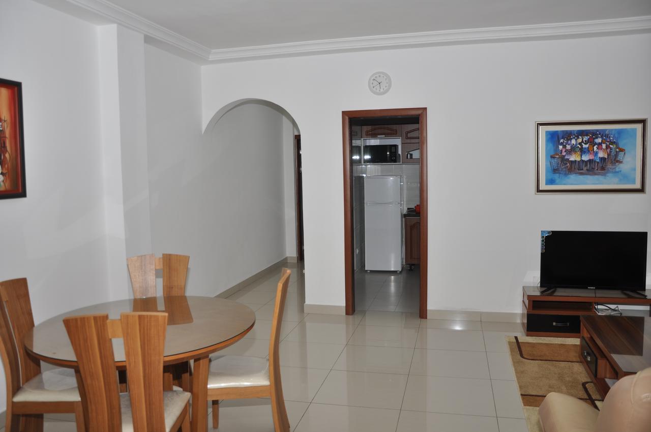 Rosalie'S Suites Lome Exterior photo
