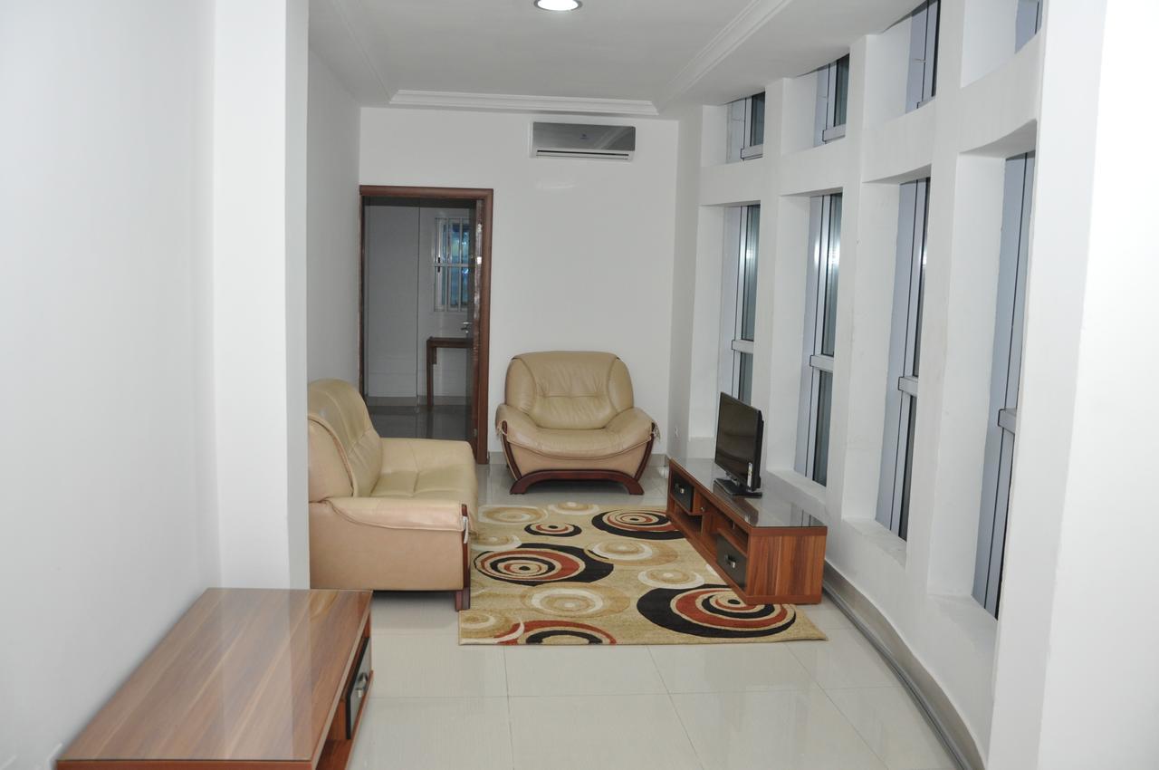 Rosalie'S Suites Lome Exterior photo