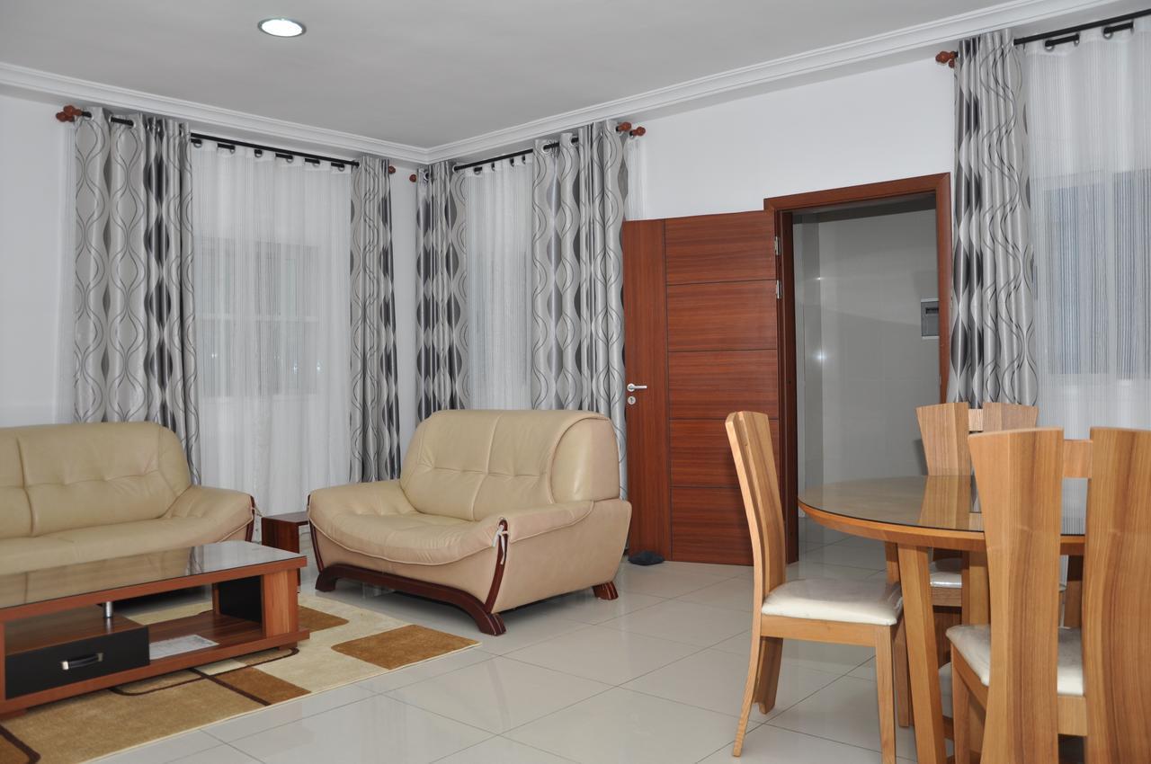 Rosalie'S Suites Lome Exterior photo