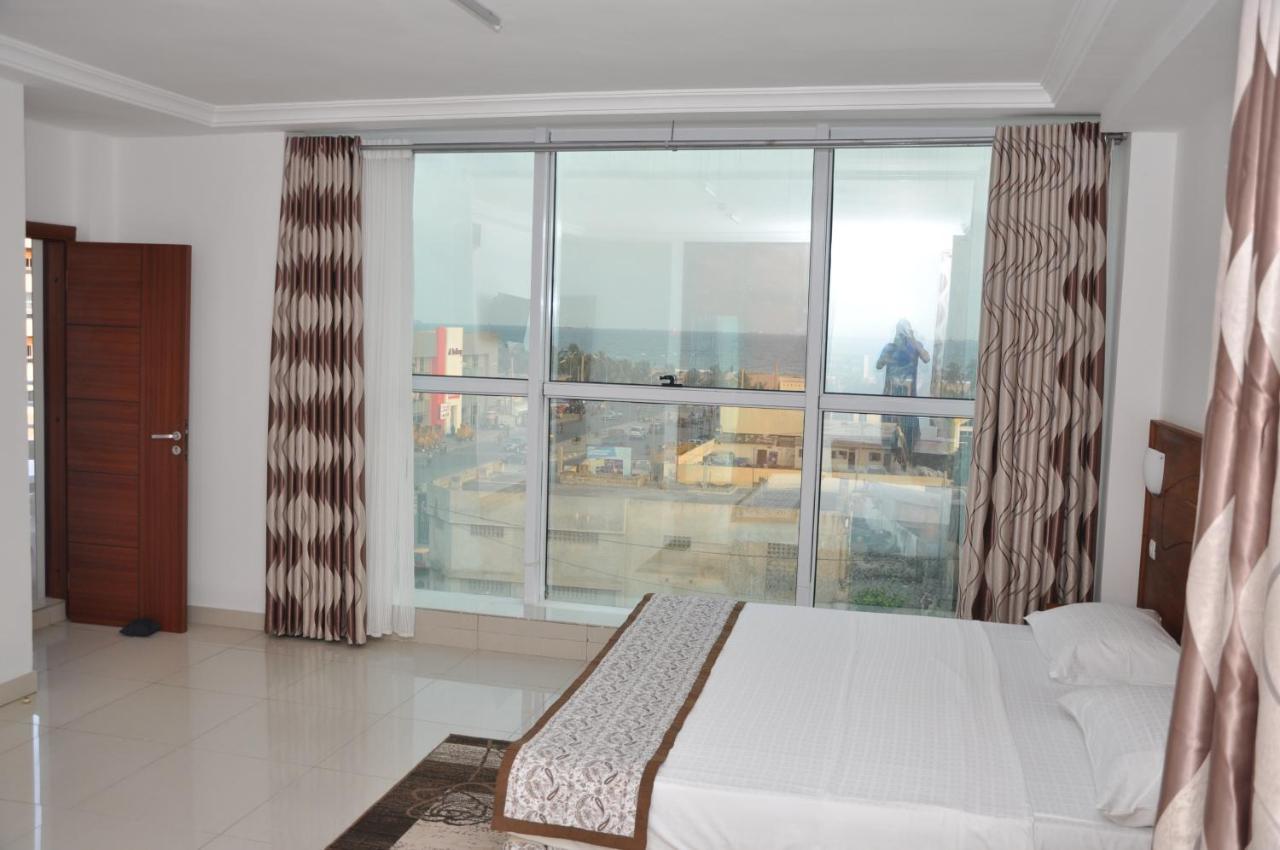 Rosalie'S Suites Lome Exterior photo