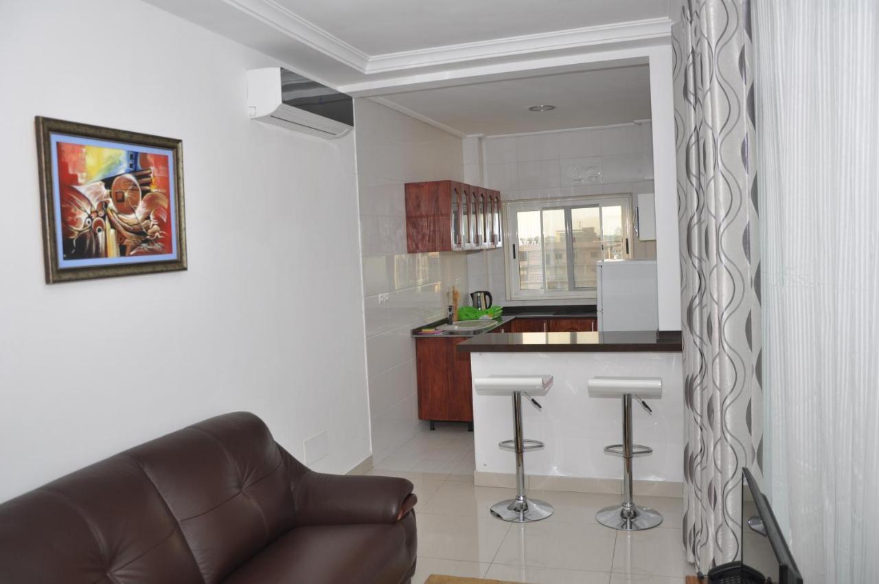 Rosalie'S Suites Lome Exterior photo