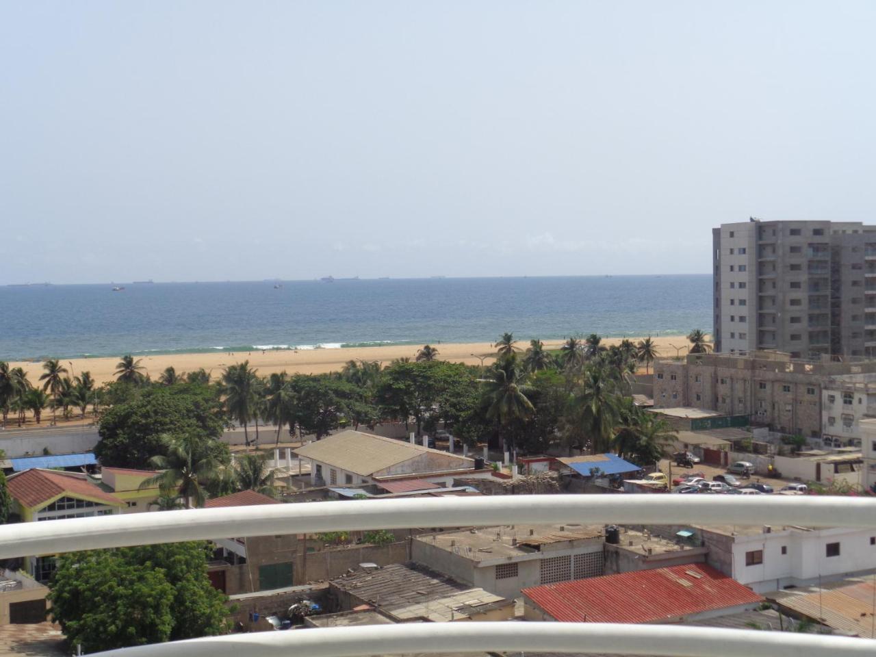 Rosalie'S Suites Lome Exterior photo
