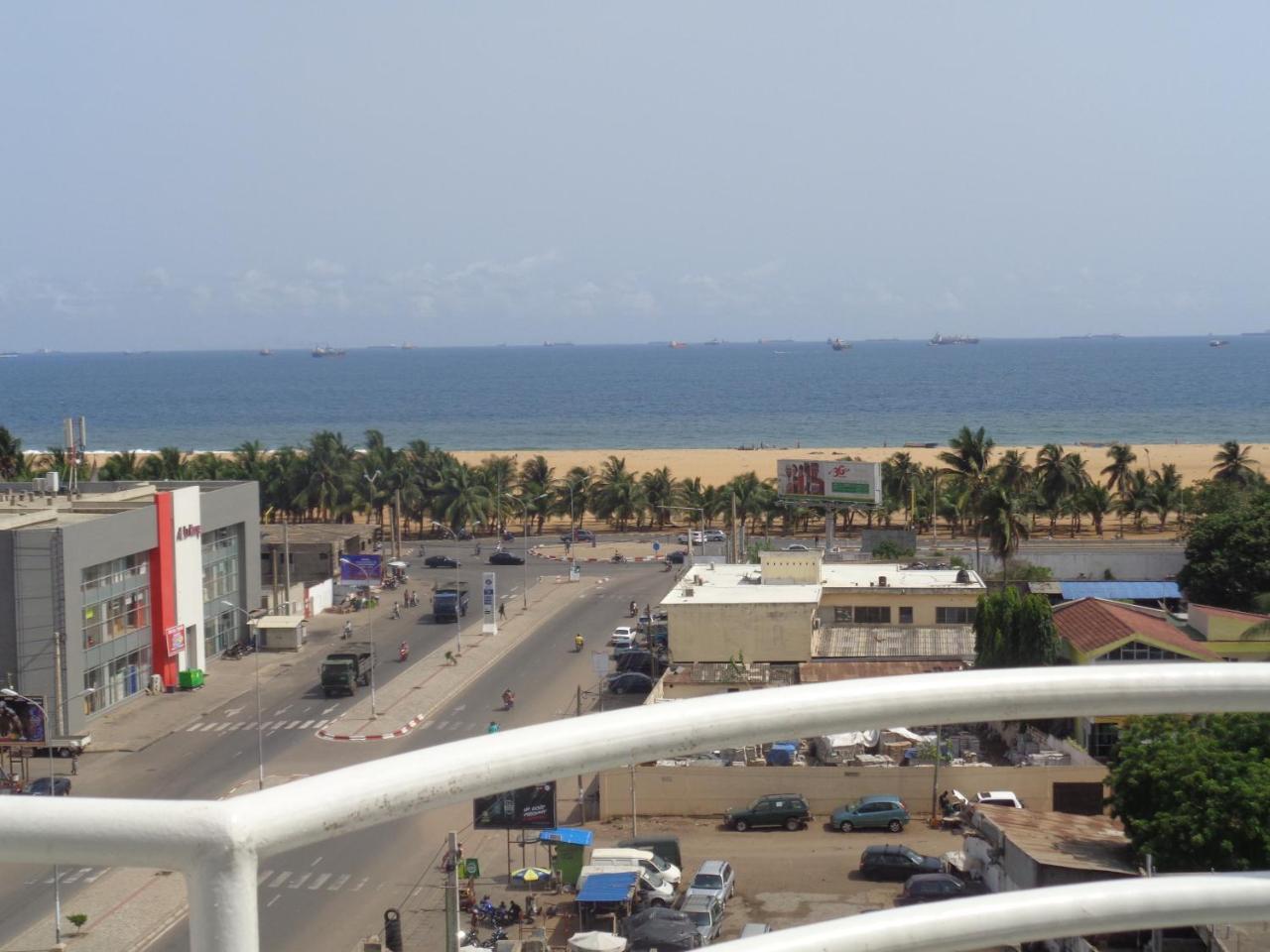 Rosalie'S Suites Lome Exterior photo